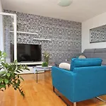 Emilija 아파트 *