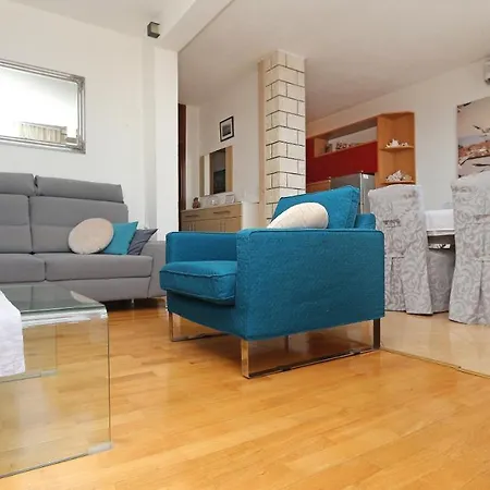Emilija Apartment *