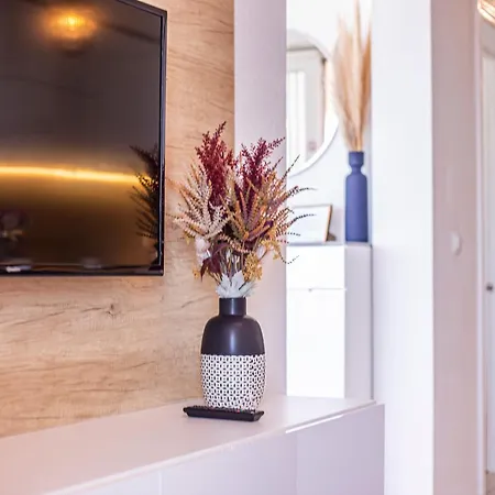 Emilija Διαμέρισμα *